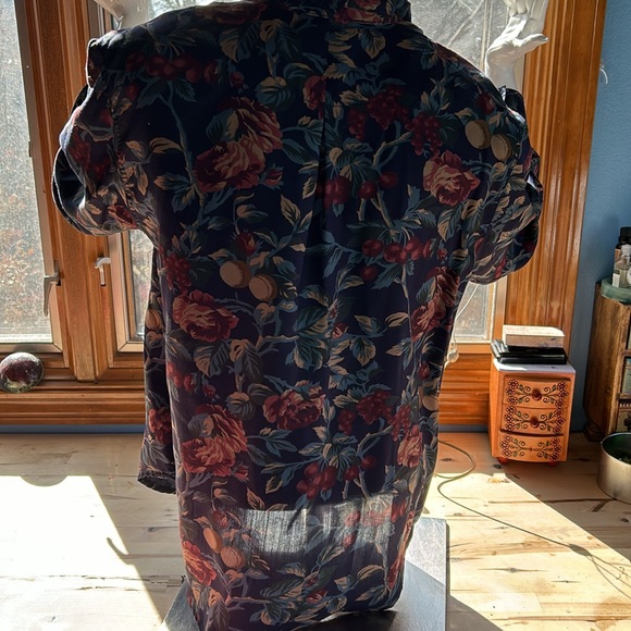 Ladies button top - Picture 4 of 5